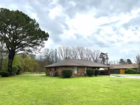 Exterior - 3805 Scenic Dr, Pine Bluff, AR 71603 photo 3 of 5