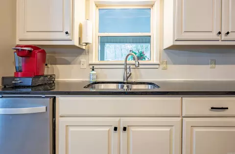Kitchen - 6899 Chipmunk St, Alexander, AR 72002 photo 3 of 5
