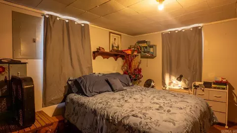 Bedroom - 100 E Adams St, Thayer, MO 65791 photo 1 of 6