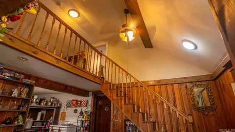 Entry Way - 100 E Adams St, Thayer, MO 65791 photo 3 of 8