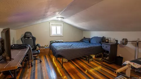 Bedroom - 100 E Adams St, Thayer, MO 65791 photo 6 of 6
