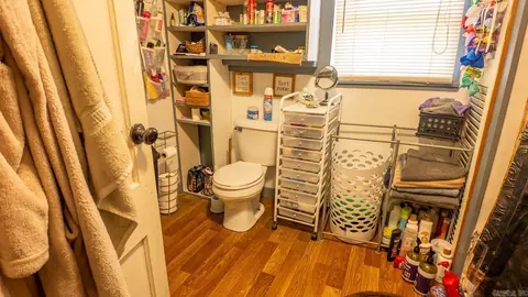 Bath - 100 E Adams St, Thayer, MO 65791 photo 2 of 3