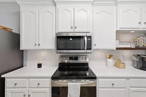 Kitchen - 1535 Blustery Way, Conway, AR 72034 photo 3 of 4