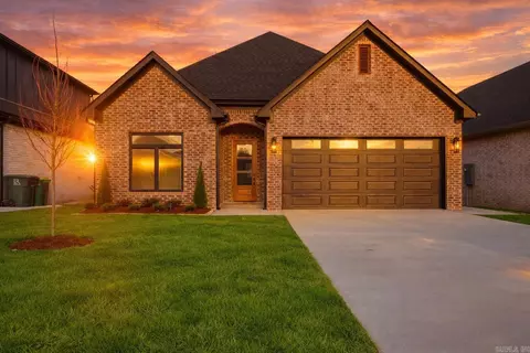 304 Edgewood Cir, Little Rock, AR 72223