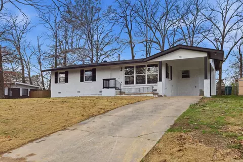 302 Oak Ln, Little Rock, AR 72205