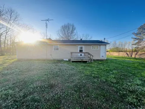 Exterior - 723 E Center St, Beebe, AR 72012 photo 5 of 5