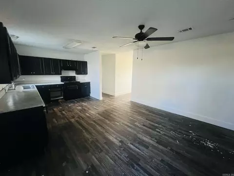 Living - 723 E Center St, Beebe, AR 72012 photo 3 of 3