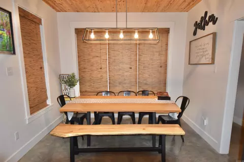 Dining - 356 Kettle Rd, Malvern, AR 72104 photo 2 of 2