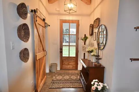 Entry Way - 356 Kettle Rd, Malvern, AR 72104 photo 1 of 2