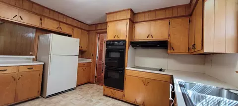 Kitchen - 400 N Edmonds Ave, Mccrory, AR 72101 photo 1 of 1