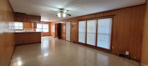 Living - 400 N Edmonds Ave, Mccrory, AR 72101 photo 2 of 4