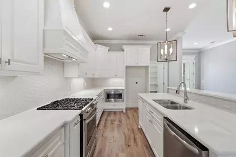 Kitchen - 83 Watson Ln, Greenbrier, AR 72058 photo 3 of 4