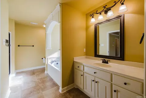 Bath - 2705 Finley Loop, Bryant, AR 72022 photo 1 of 4