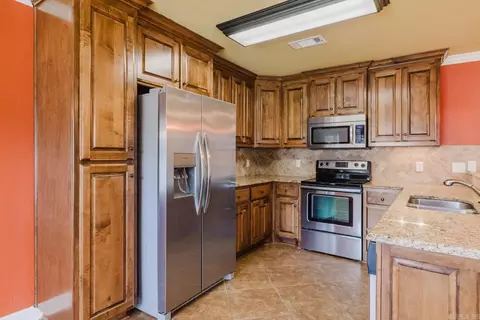 Kitchen - 2705 Finley Loop, Bryant, AR 72022 photo 4 of 4