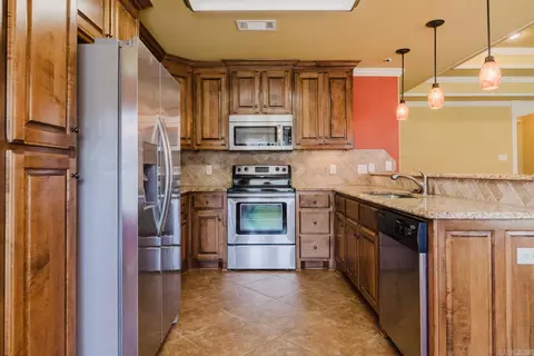 Kitchen - 2705 Finley Loop, Bryant, AR 72022 photo 3 of 4