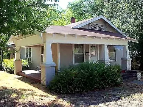 206 N Montgomery St, Clarksville, AR 72830