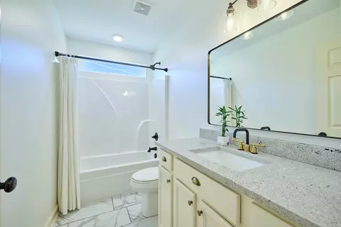 Bath - 357 Rigsby Loop, Lonsdale, AR 72087 photo 4 of 4