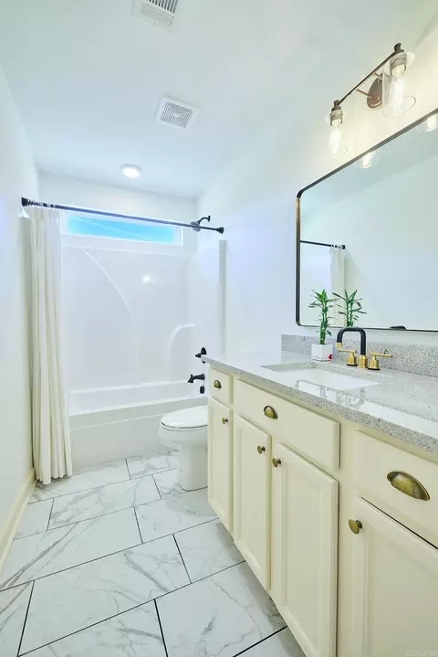 Bath - 357 Rigsby Loop, Lonsdale, AR 72087 photo 3 of 4