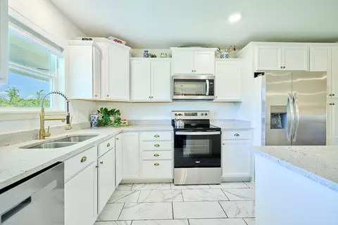Kitchen - 357 Rigsby Loop, Lonsdale, AR 72087 photo 2 of 3