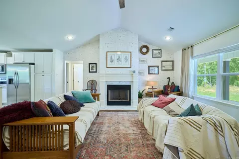 Living - 357 Rigsby Loop, Lonsdale, AR 72087 photo 1 of 2