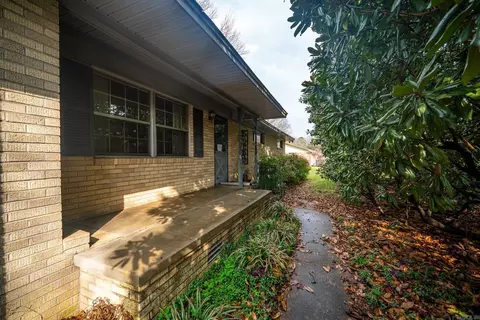 610 Fourth St, Conway, AR 72032 photo 4