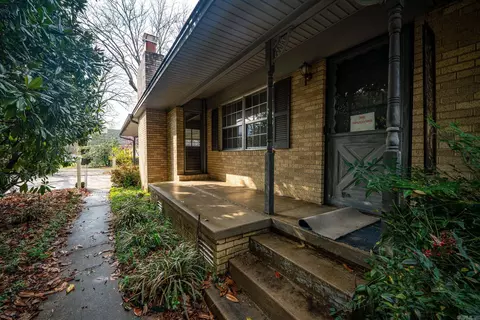 610 Fourth St, Conway, AR 72032 photo 5