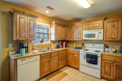 Kitchen - 4605 Cliff Ct, Alexander, AR 72002 photo 1 of 2