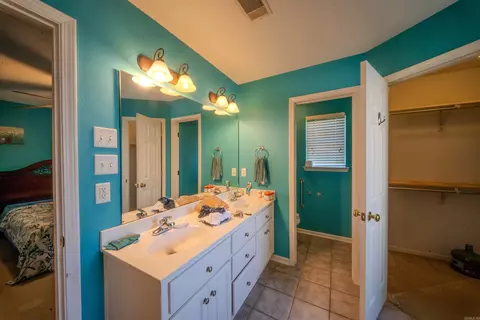 Bath - 4605 Cliff Ct, Alexander, AR 72002 photo 2 of 3