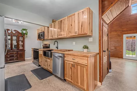 Kitchen - 38 Crestview Rd, Conway, AR 72034 photo 2 of 3