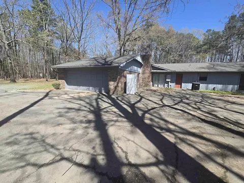 Exterior - 8408 Griggs Rd, Pine Bluff, AR 71603 photo 3 of 10
