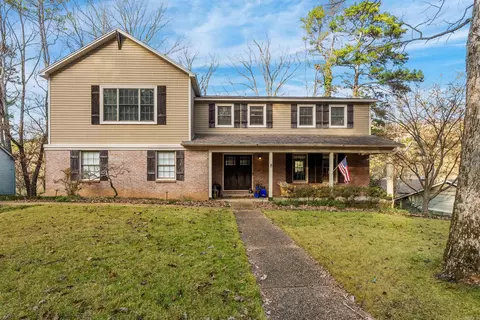 8 Bugle Ct, Little Rock, AR 72227