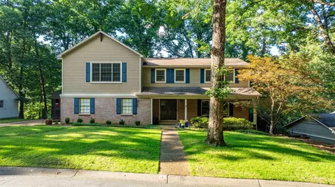 8 Bugle Ct, Little Rock, AR 72227