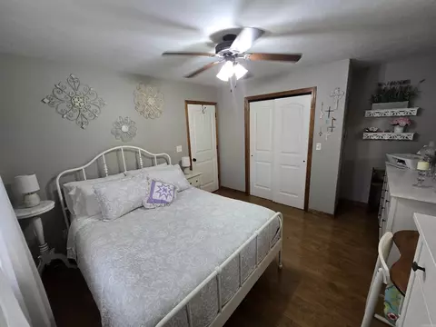 Bedroom - 225 Dogwood Trl, Quitman, AR 72131 photo 6 of 10