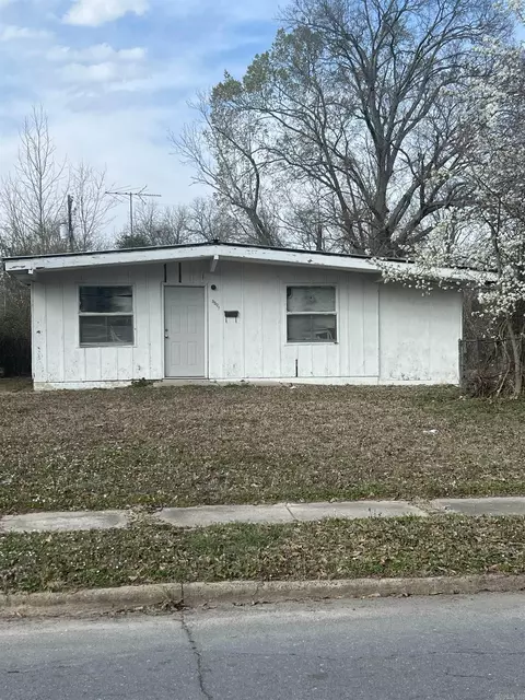 3307 S Iris St, Pine Bluff, AR 71603 photo 1
