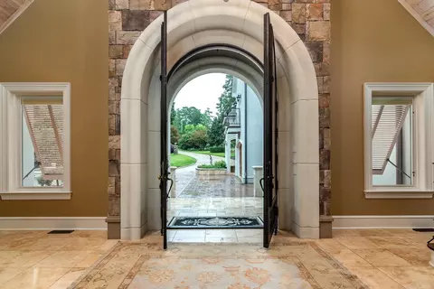 Entry Way - 263 Lakeview Dr, Edgemont, AR 72044 photo 2 of 4