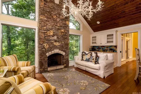 Living - 263 Lakeview Dr, Edgemont, AR 72044 photo 4 of 5