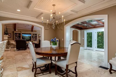 Dining - 263 Lakeview Dr, Edgemont, AR 72044 photo 4 of 4