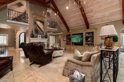 Living - 263 Lakeview Dr, Edgemont, AR 72044 photo 2 of 5