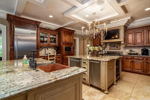 Kitchen - 263 Lakeview Dr, Edgemont, AR 72044 photo 2 of 8