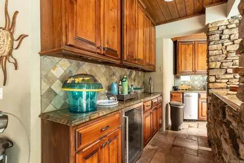 Kitchen - 263 Lakeview Dr, Edgemont, AR 72044 photo 8 of 8