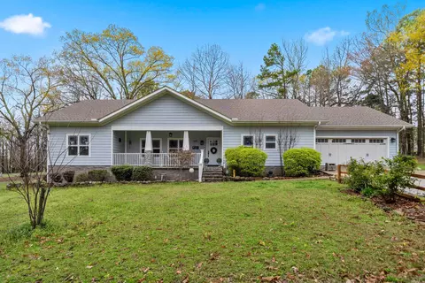 200 Autumn Oaks Dr, Bismarck, AR 71929