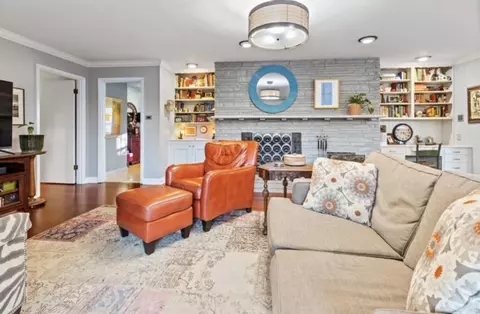 Living - 10 Southern Pnes, Pine Bluff, AR 71603 photo 1 of 7