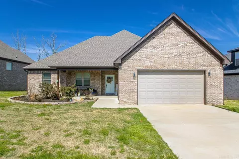 2013 Tapped Maple Dr, Sherwood, AR 72120