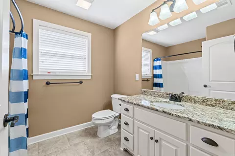 Bath - 11 Tradewinds Dr, Cabot, AR 72023 photo 3 of 4
