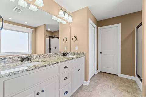 Bath - 11 Tradewinds Dr, Cabot, AR 72023 photo 1 of 4
