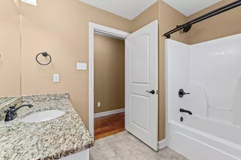 Bath - 11 Tradewinds Dr, Cabot, AR 72023 photo 4 of 4