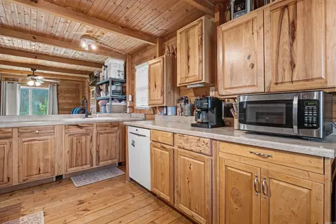 Kitchen - 82 Mckenzie Ln, Scott, AR 72142 photo 3 of 3