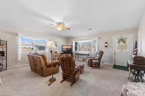 Living - 38 Devonshire Cir, Lakeview, AR 72642 photo 3 of 4