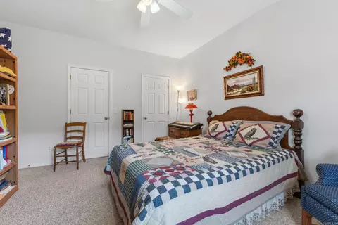 Bedroom - 38 Devonshire Cir, Lakeview, AR 72642 photo 2 of 5