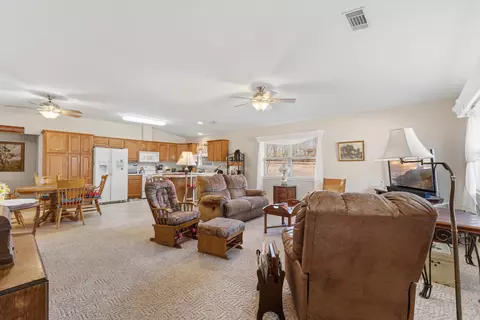 Living - 38 Devonshire Cir, Lakeview, AR 72642 photo 1 of 4